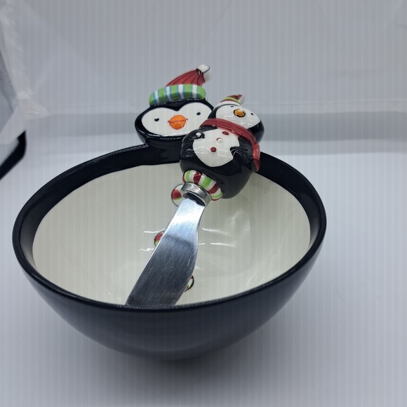 Grassland Roads Multicolor Penguin Theme Holiday Design Bowl And Spreader Set - Picture 1 of 8